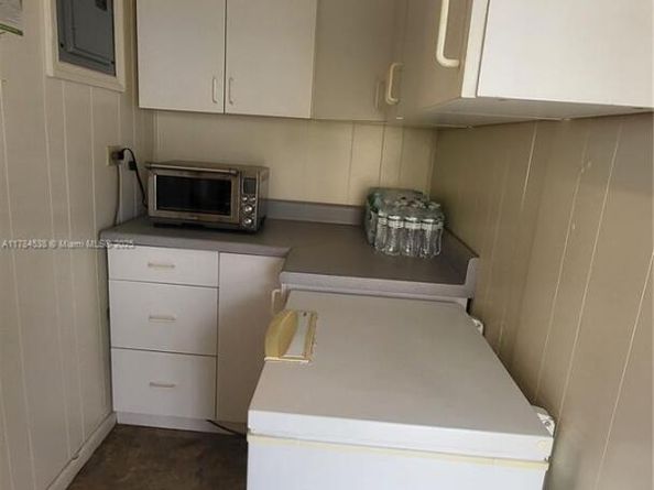 521 N 70th Way, Hollywood FL 33024