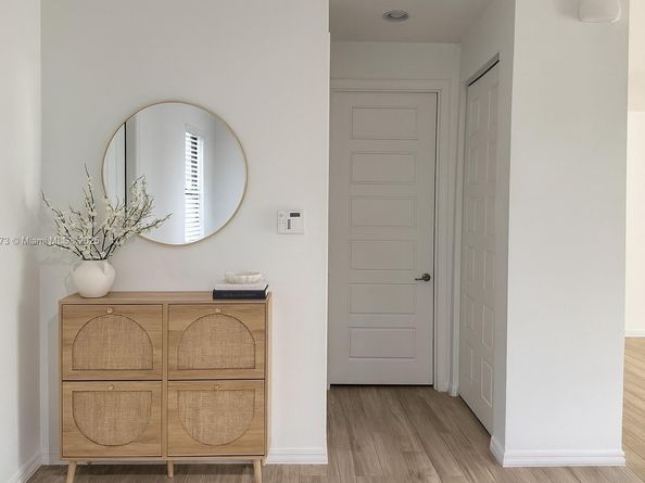 19316 NE 8th Ct, Miami FL 33179