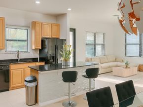 19316 NE 8th Ct, Miami FL 33179