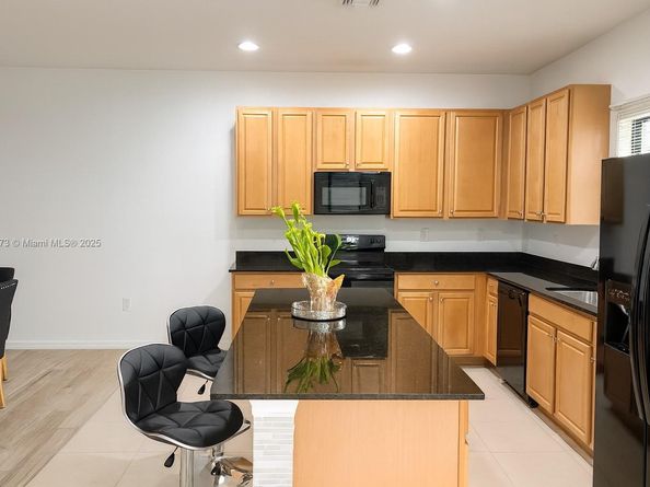 19316 NE 8th Ct, Miami FL 33179