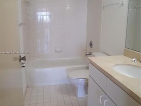 7832 Collins Ave 403, Miami Beach FL 33141