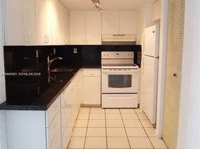 7832 Collins Ave 403, Miami Beach FL 33141