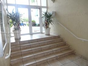 7832 Collins Ave 403, Miami Beach FL 33141