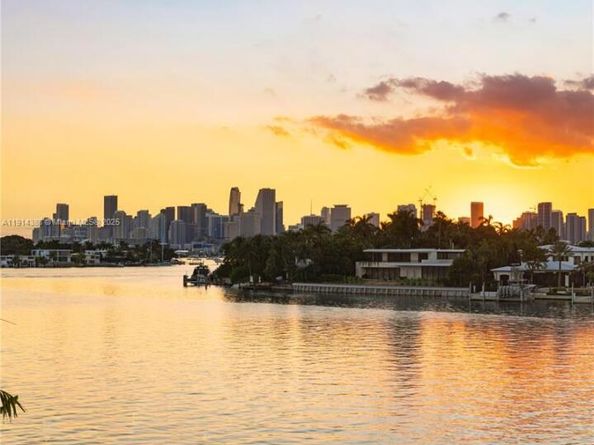 320 W Dilido Dr, Miami Beach FL 33139