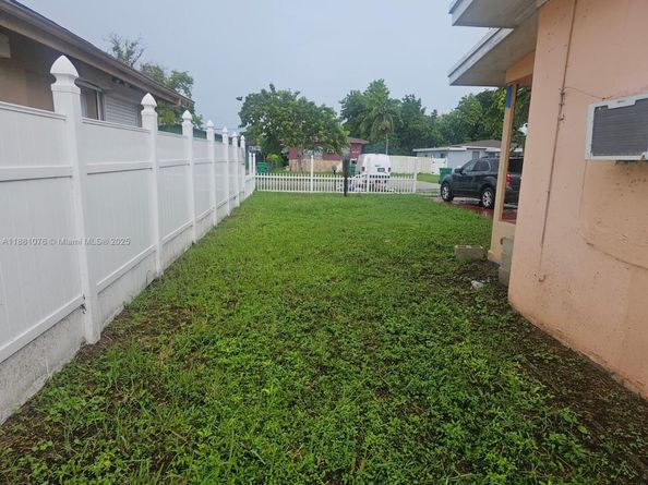 Undisclosed Address #A11881076, Miramar FL 33023