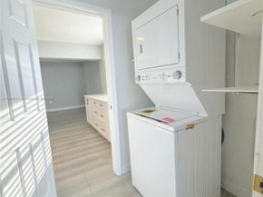 300 NW 28th Ct, Pompano Beach FL 33064