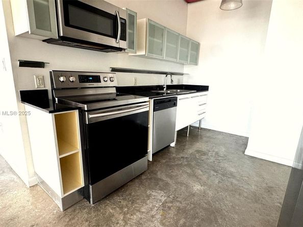 10 SW South River Dr 811, Miami FL 33130