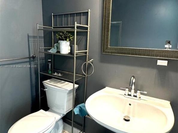 10 SW South River Dr 811, Miami FL 33130