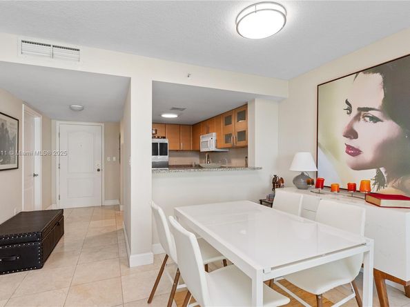 2101 Brickell Ave 2409, Miami FL 33129
