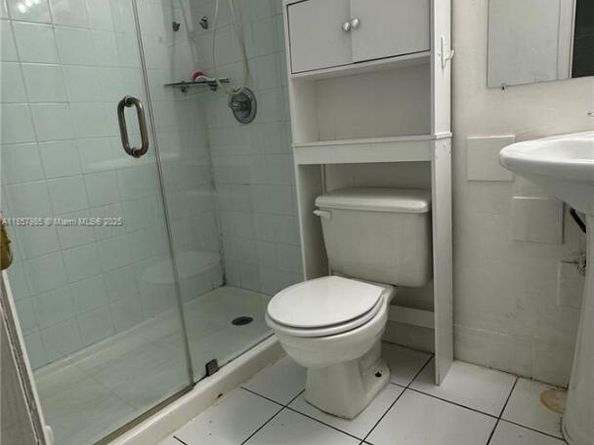 2138 SW 6th St 102, Miami FL 33135
