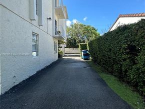 2138 SW 6th St 102, Miami FL 33135