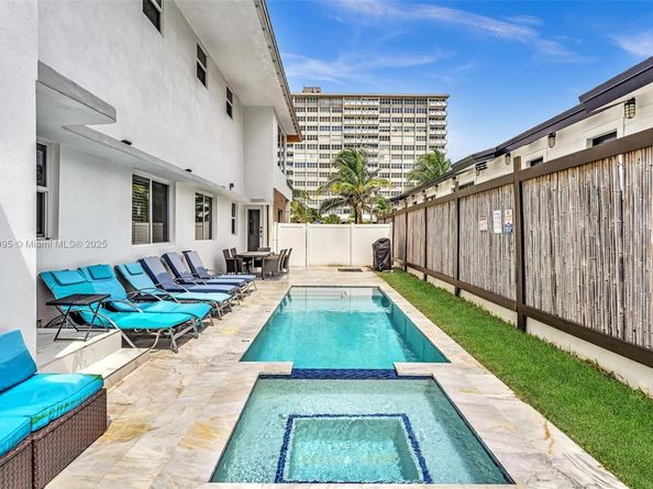 320 Missouri St, Hollywood FL 33019