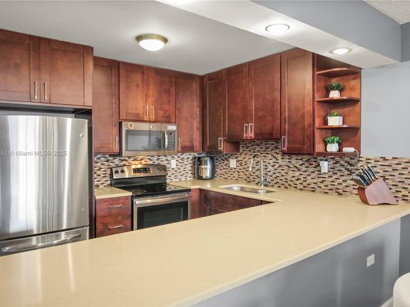 600 Three Islands Blvd 920, Hallandale Beach FL 33009