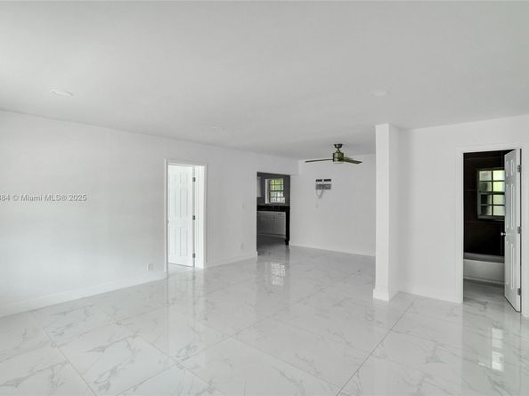 265 NW 135th St, North Miami FL 33168