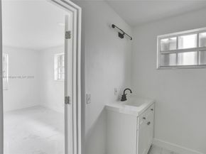 265 NW 135th St, North Miami FL 33168