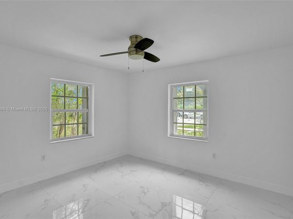 265 NW 135th St, North Miami FL 33168
