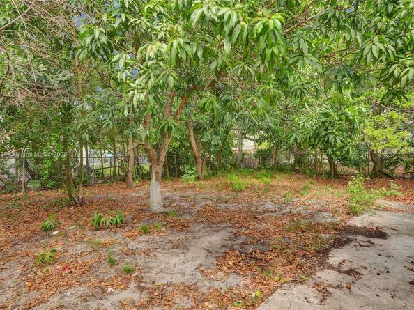 265 NW 135th St, North Miami FL 33168