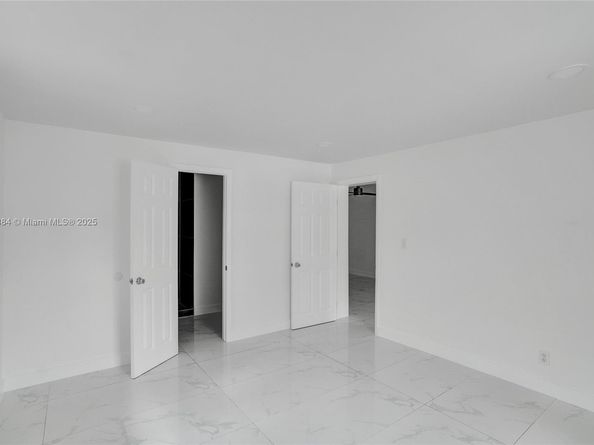265 NW 135th St, North Miami FL 33168