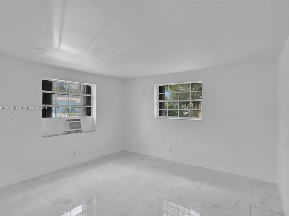 265 NW 135th St, North Miami FL 33168