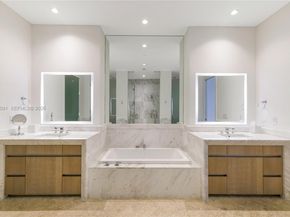 2821 S Bayshore Dr 6B, Miami FL 33133