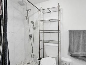 2104 NW 1St Ter, Miami FL 33125