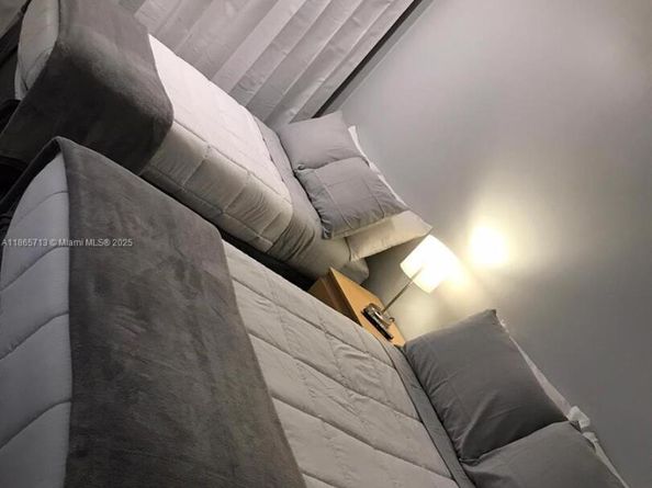 26 Diplomat Pkwy 2215, Hallandale Beach FL 33009
