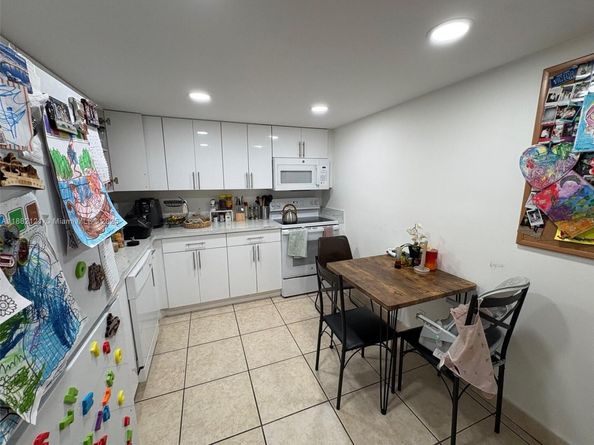 200 Leslie Dr 228, Hallandale Beach FL 33009