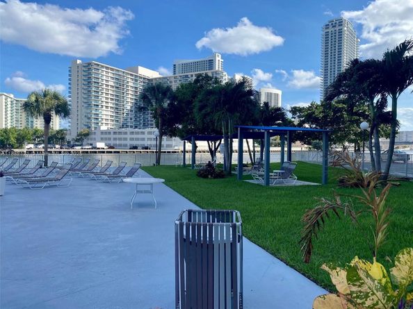 200 Leslie Dr 228, Hallandale Beach FL 33009