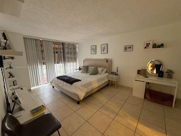 200 Leslie Dr 228, Hallandale Beach FL 33009