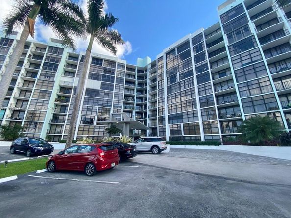 200 Leslie Dr 228, Hallandale Beach FL 33009