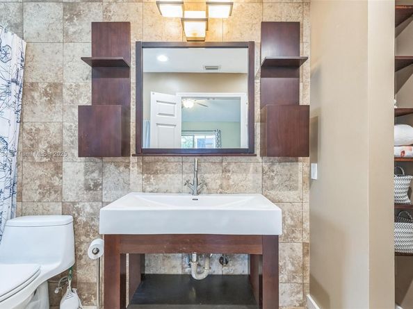 1485 Mira Vista Cir, Weston FL 33327