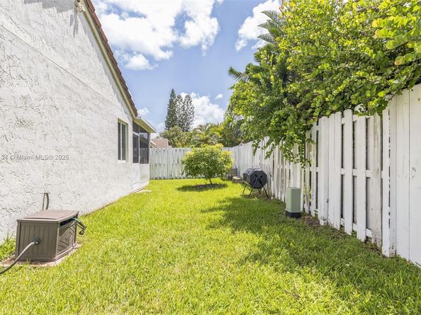 1485 Mira Vista Cir, Weston FL 33327