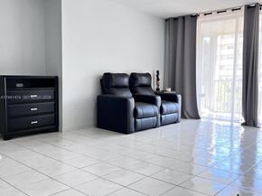 1670 NE 191st St 4033, Miami FL 33179