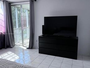 1670 NE 191st St 4033, Miami FL 33179