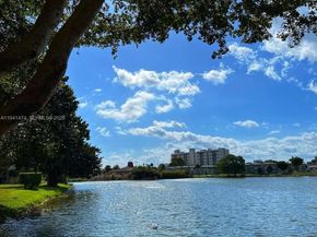 1670 NE 191st St 4033, Miami FL 33179