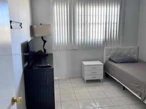 1670 NE 191st St 4033, Miami FL 33179