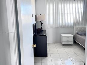 1670 NE 191st St 4033, Miami FL 33179