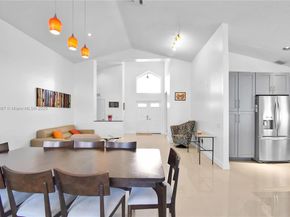 211 Cameron Ct, Weston FL 33326