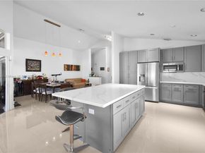 211 Cameron Ct, Weston FL 33326