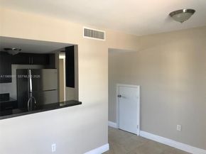 1990 NW 4th Ct 7, Miami FL 33136