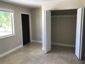 1990 NW 4th Ct 7, Miami FL 33136