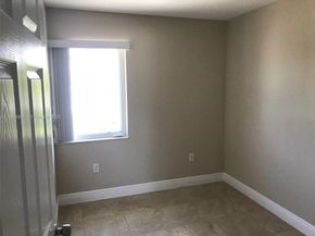 1990 NW 4th Ct 7, Miami FL 33136