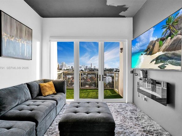 10 SW South River Dr 1109, Miami FL 33130