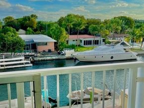2020 NE 135th St 407, North Miami FL 33181