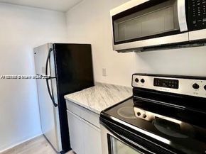 2020 NE 135th St 407, North Miami FL 33181