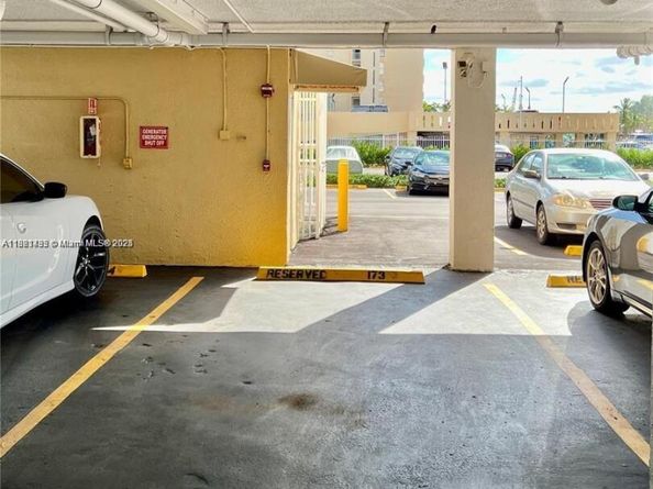 2020 NE 135th St 407, North Miami FL 33181