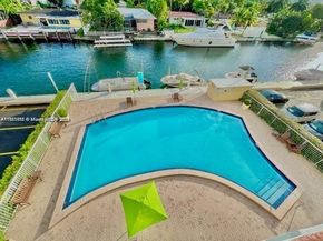 2020 NE 135th St 407, North Miami FL 33181