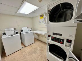 2020 NE 135th St 407, North Miami FL 33181