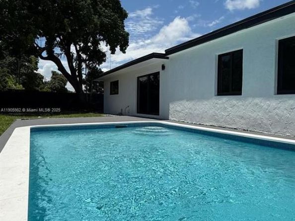 20 NW 197th St, Miami Gardens FL 33169