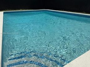 20 NW 197th St, Miami Gardens FL 33169